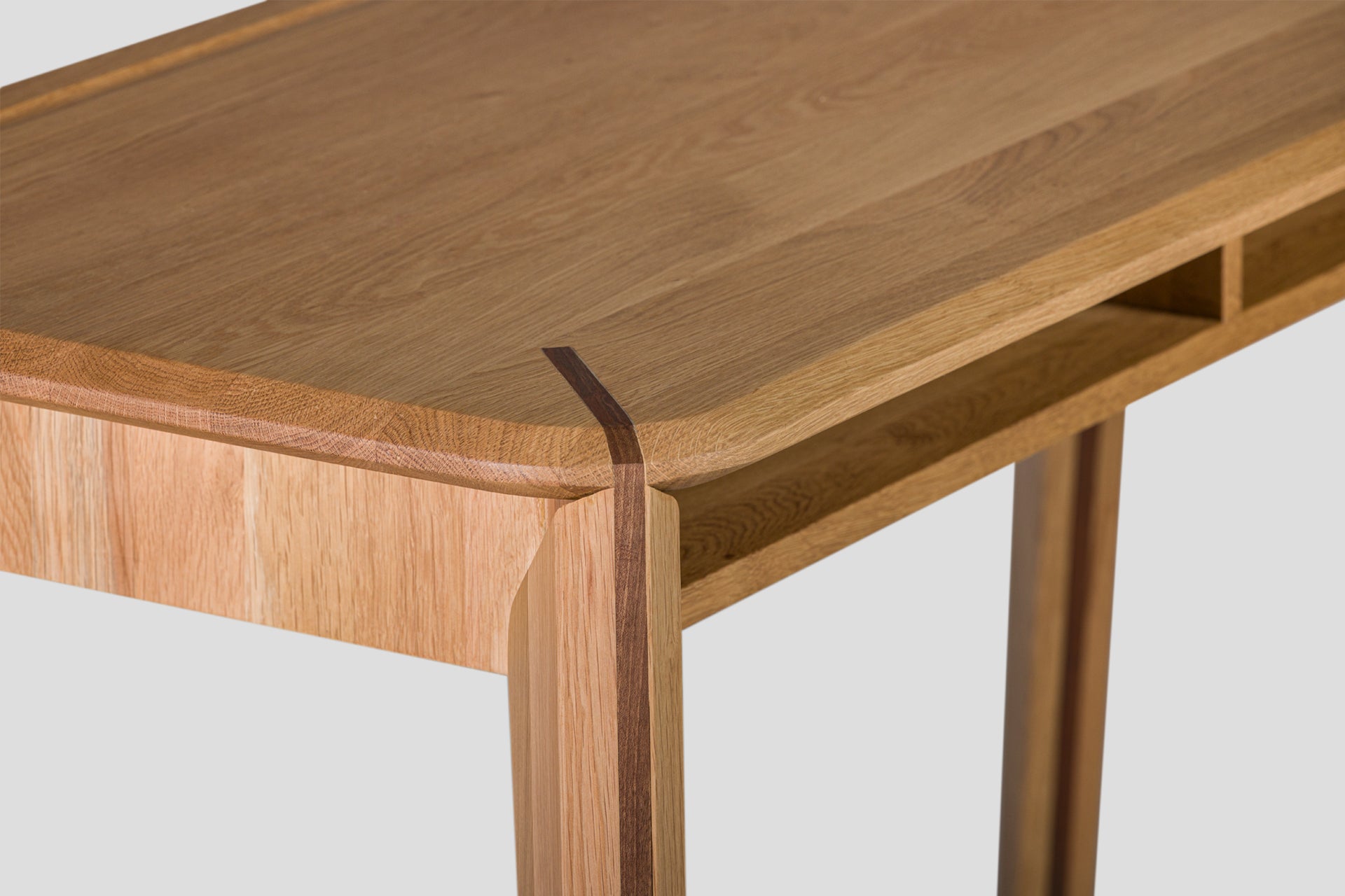 Lika Study Desk, Dresser Solid Wood Oak Table, Solid Wood Oak Carrier, Walnut Solid Wood Detail