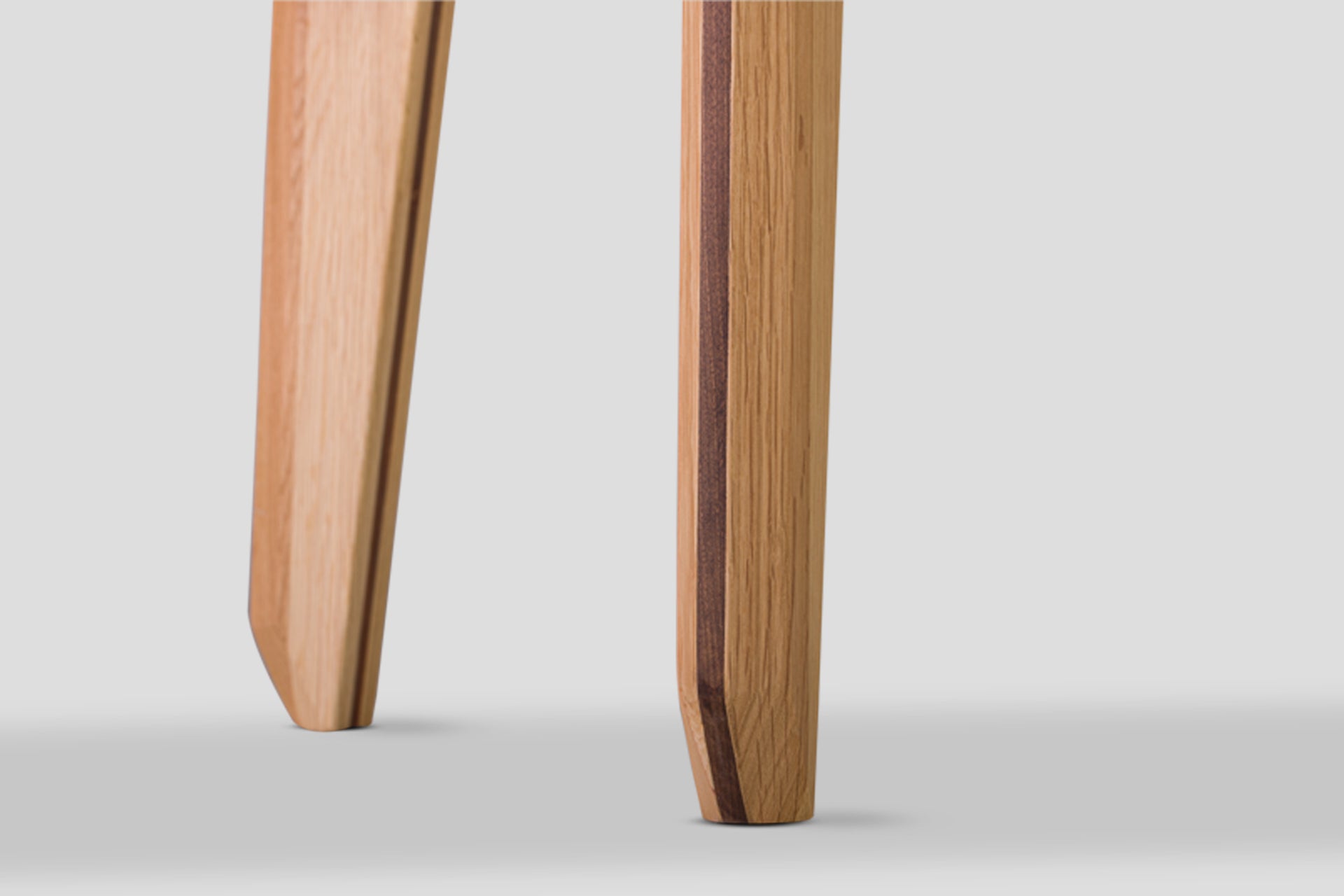 Lika Study Desk, Dresser Solid Wood Oak Table, Solid Wood Oak Carrier, Walnut Solid Wood Detail