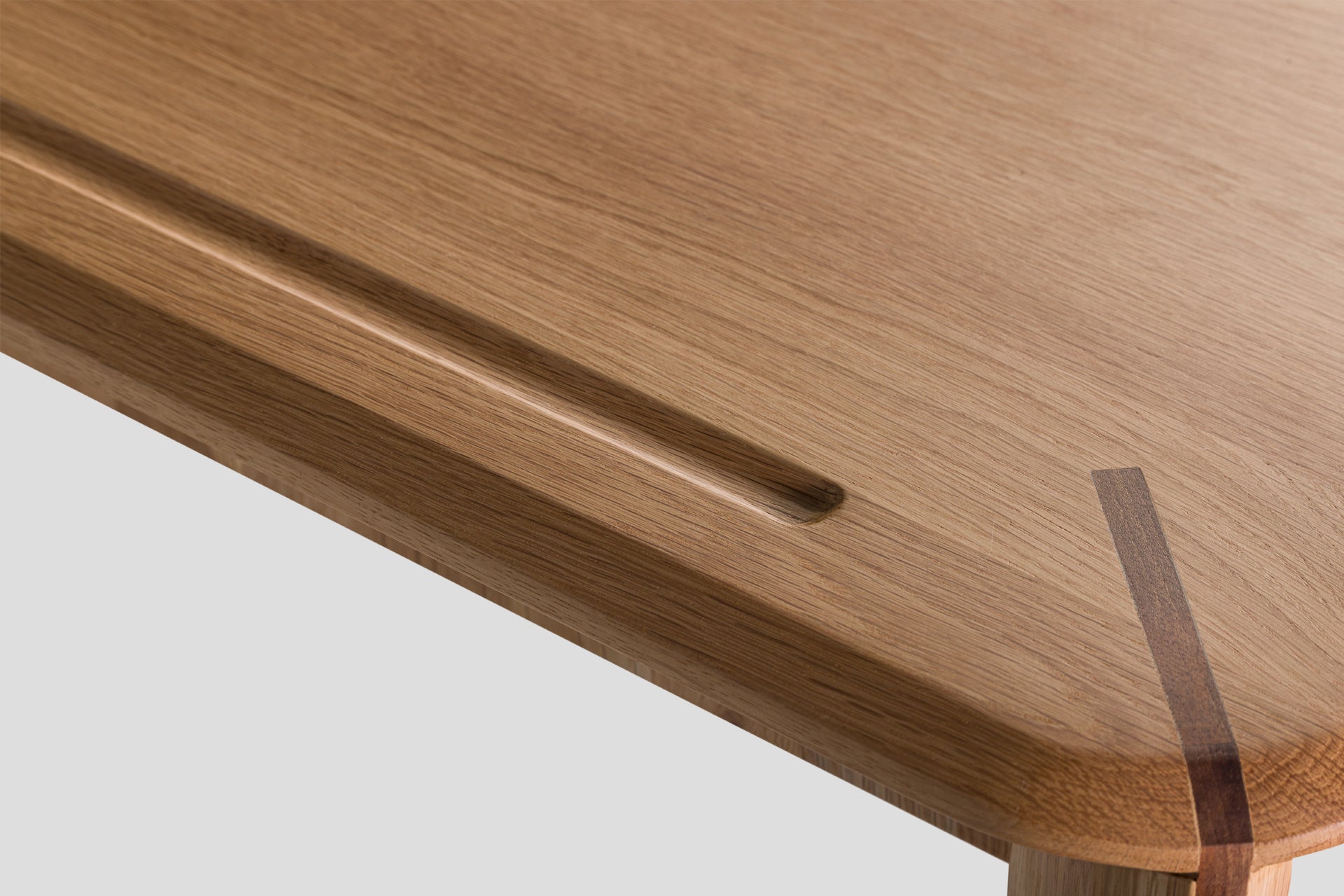 Lika Study Desk, Dresser Solid Wood Oak Table, Solid Wood Oak Carrier, Walnut Solid Wood Detail