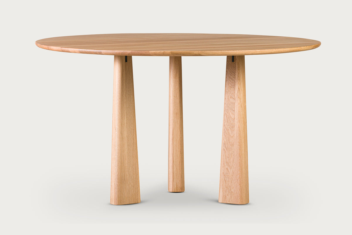 Filika Round Dining Table for 4, Solid Oak, 135 cm