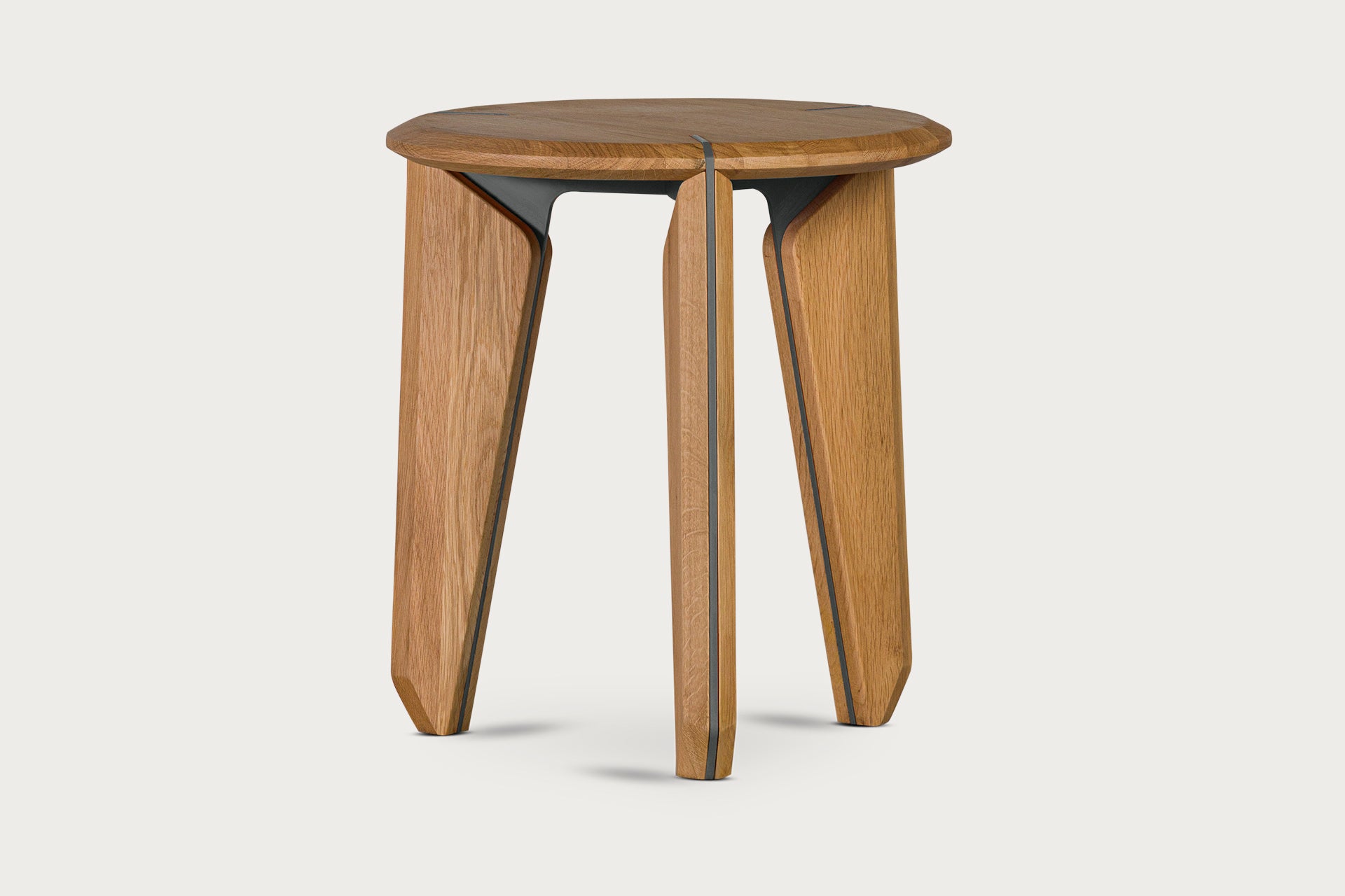 Lika Solid Oak Color Metal Detailed Round Side Table