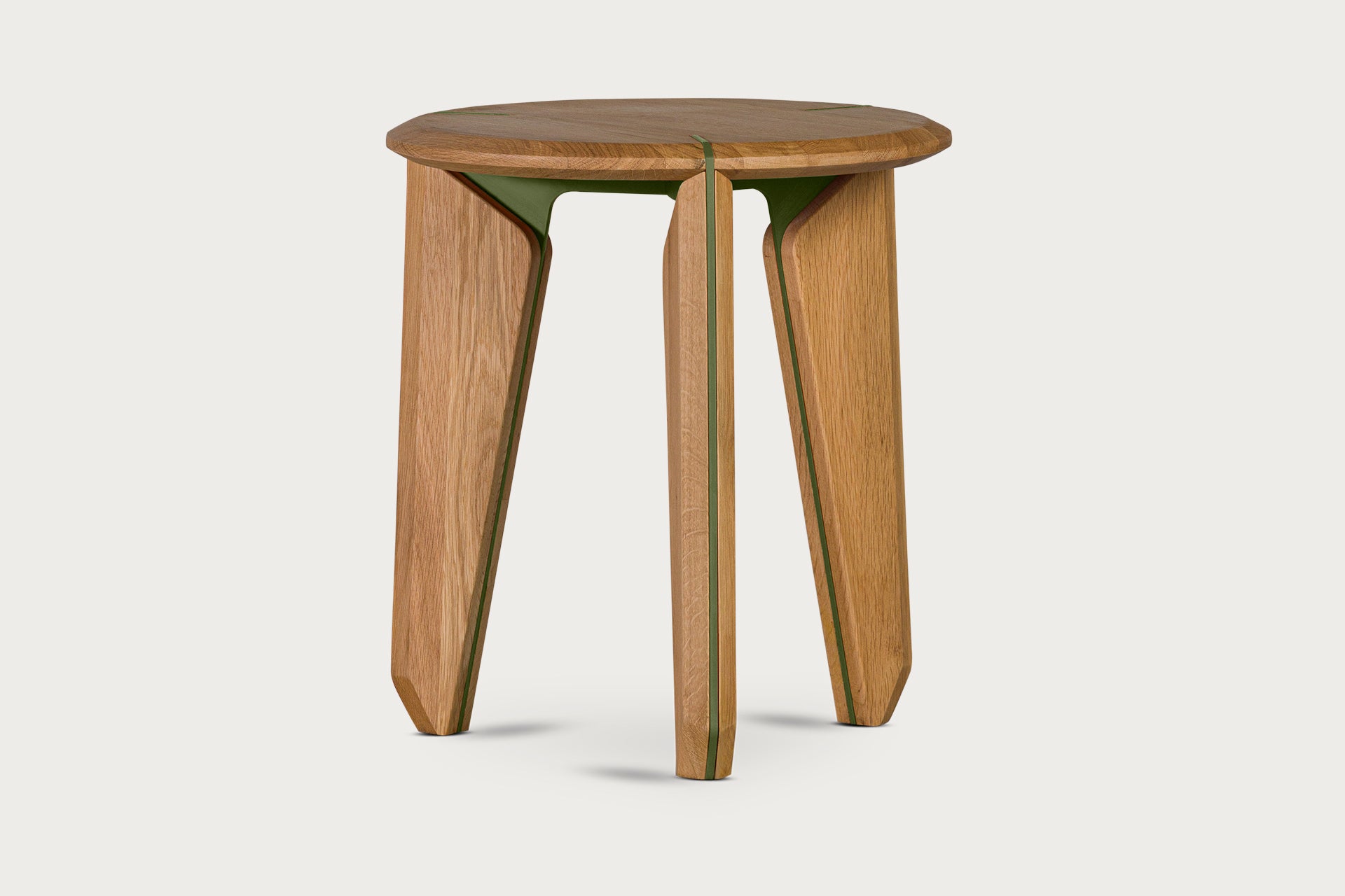 Lika Solid Oak Color Metal Detailed Round Side Table